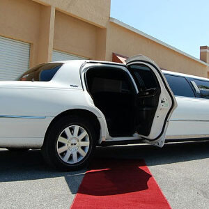 Lincoln Stretch Limo Service